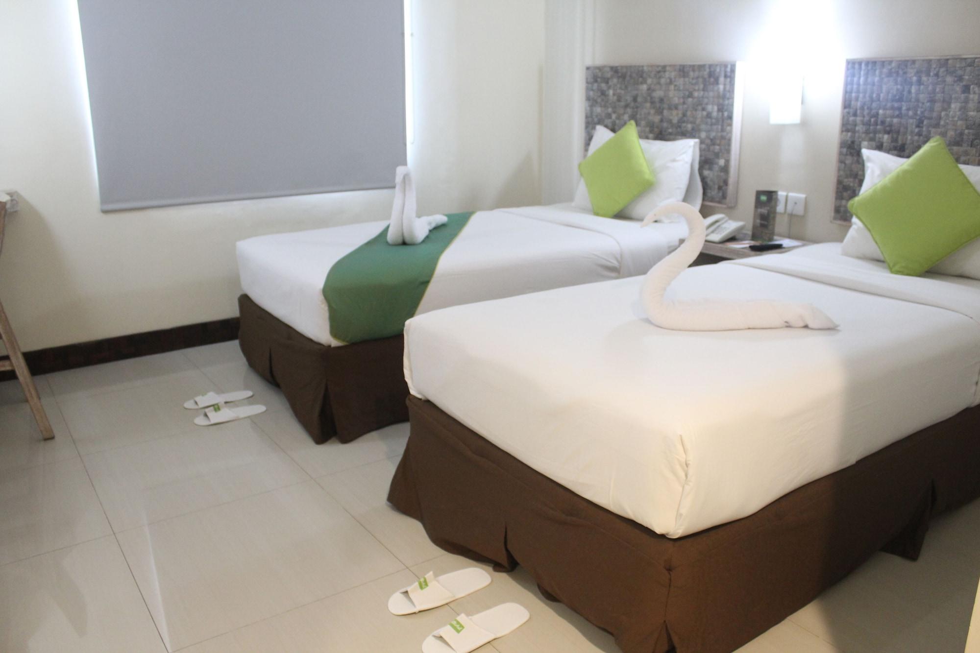 กรีนโอเทล ซิเลกอน Hotel ชิเลกอน ภายนอก รูปภาพ