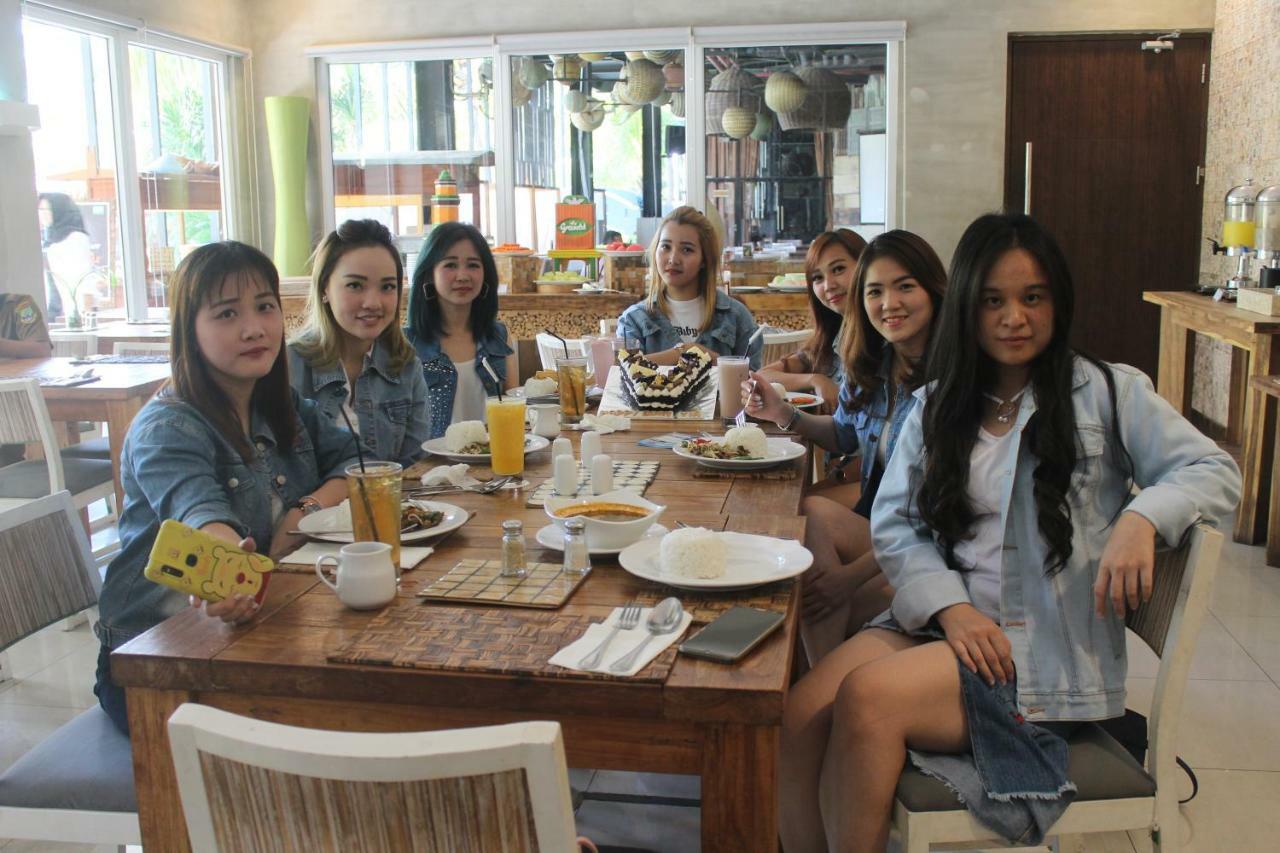 กรีนโอเทล ซิเลกอน Hotel ชิเลกอน ภายนอก รูปภาพ