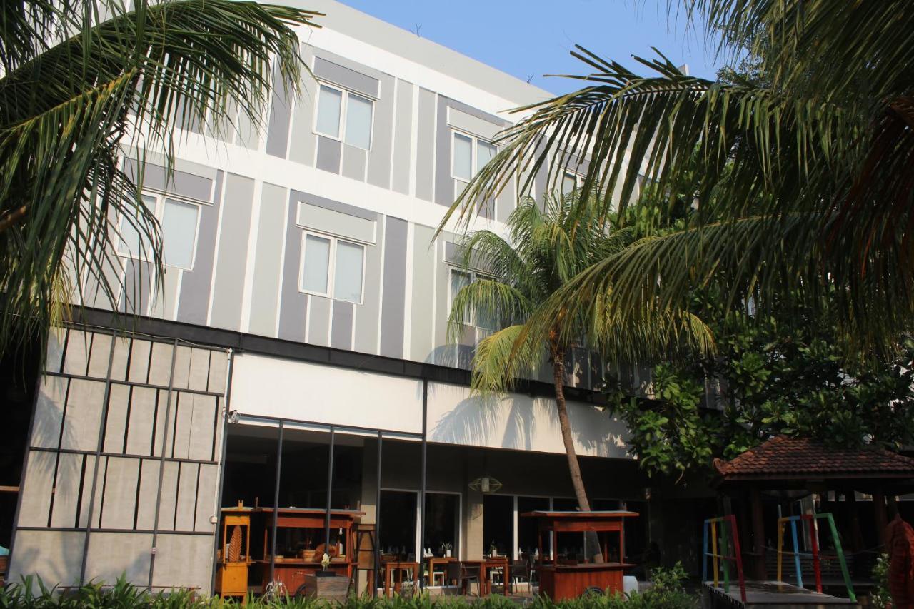 กรีนโอเทล ซิเลกอน Hotel ชิเลกอน ภายนอก รูปภาพ